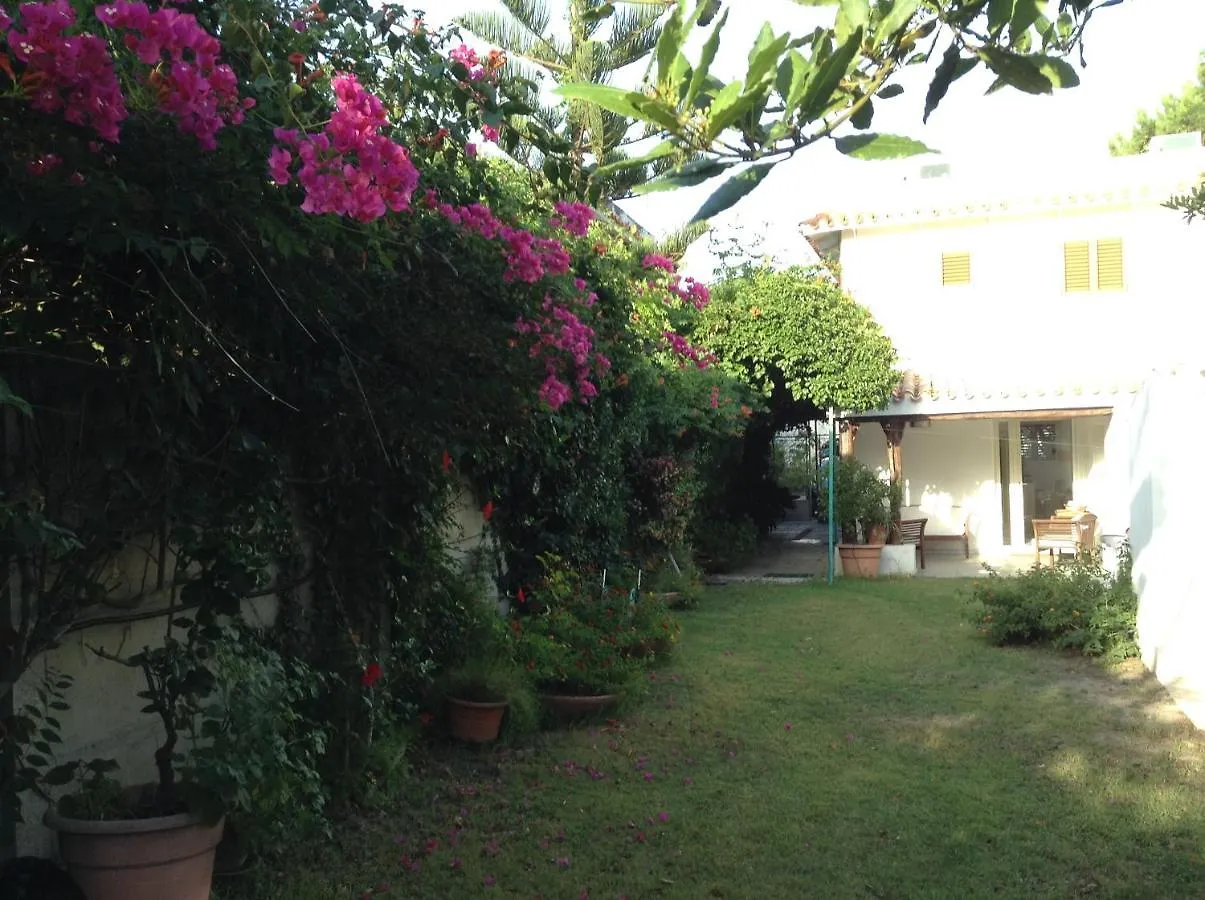 Deliziosa Villa 150 Metri Dal Mare Quartu Sant'Elena 0*,  Italy
